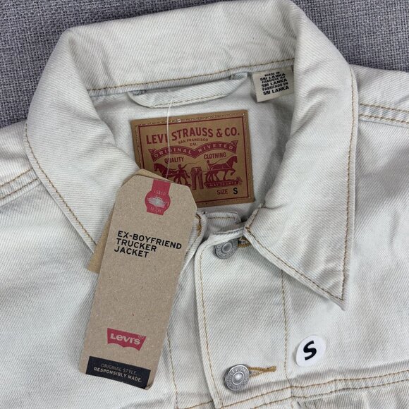 Levis Womens Ex-Boyfriend Trucker Jacket With Floral Back Embroidery Small, Whit - Picture 3 of 15